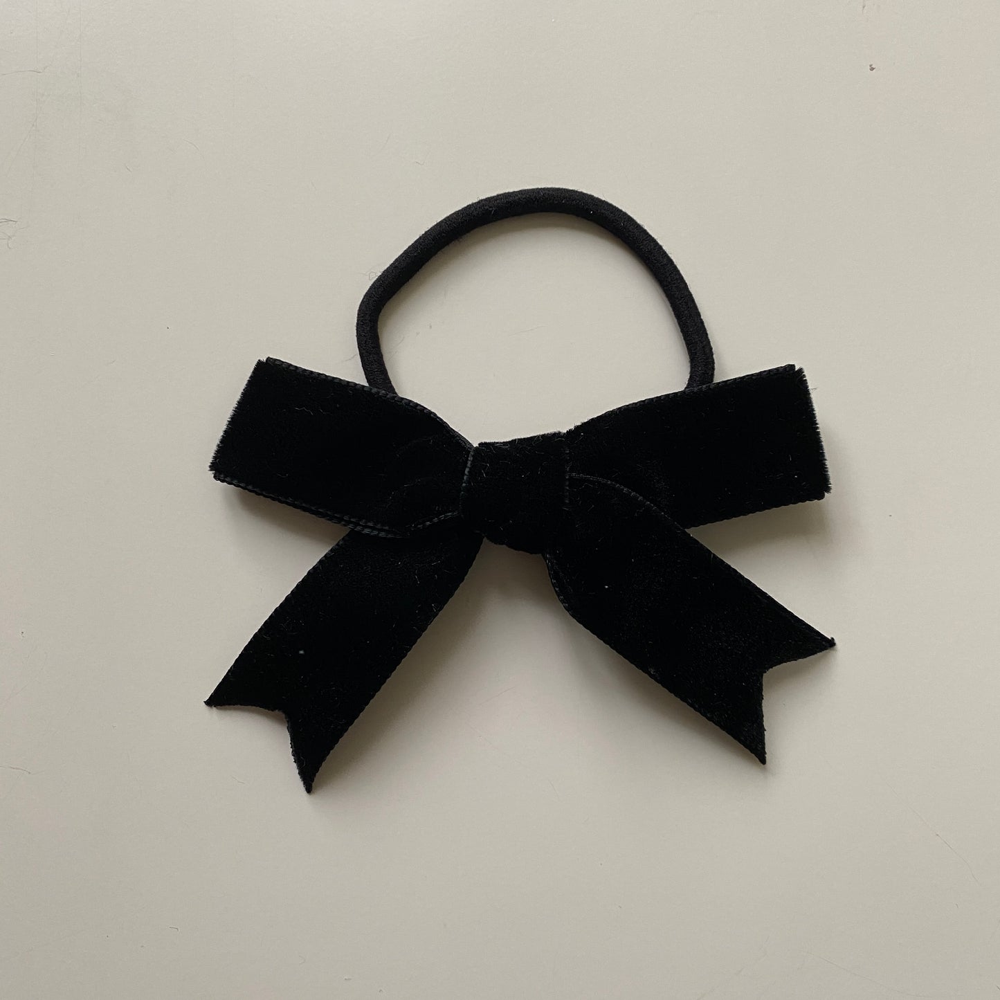TILLY Midi Velvet Hand Tied Bow