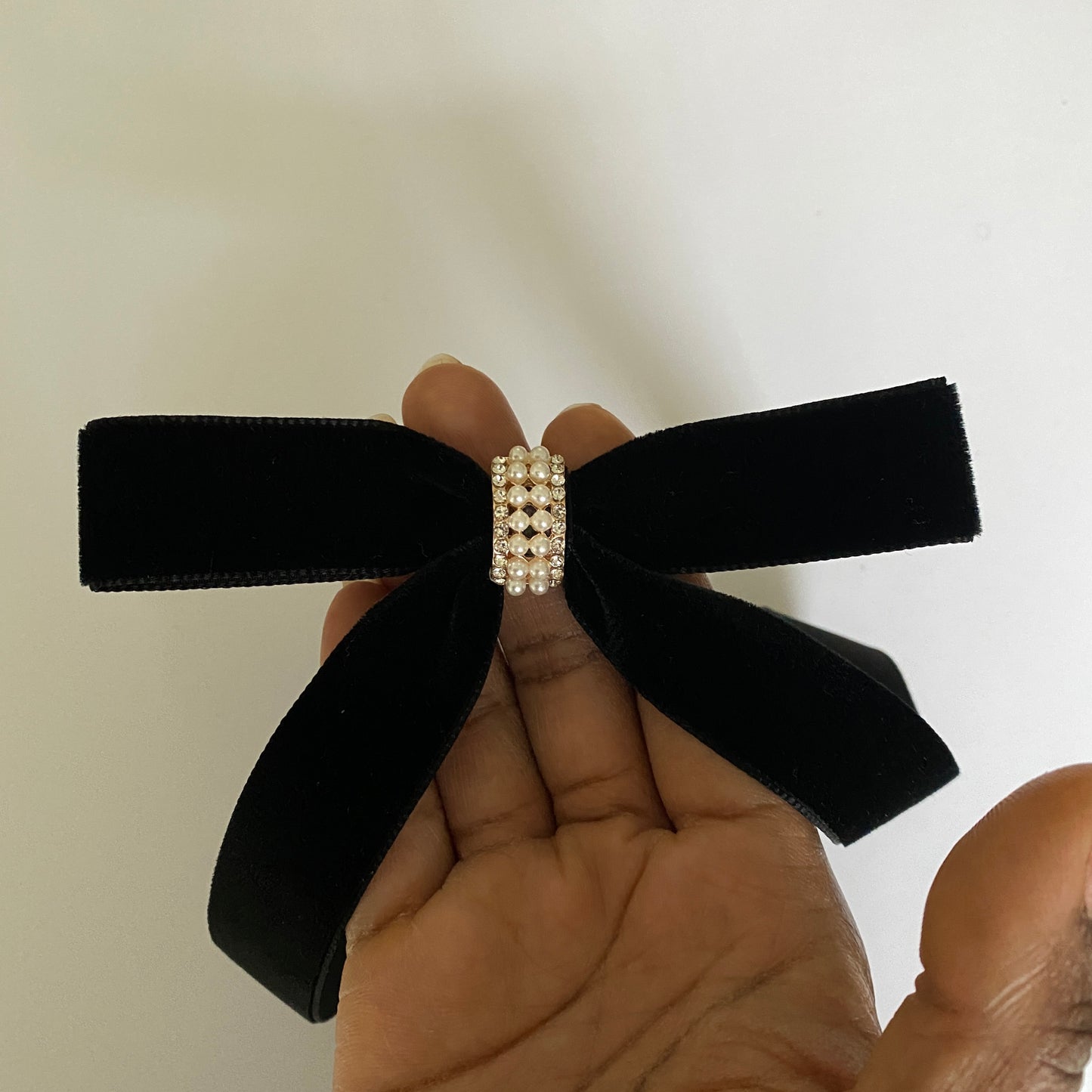 Caura Pearl Velvet Long Tail Bow - Black