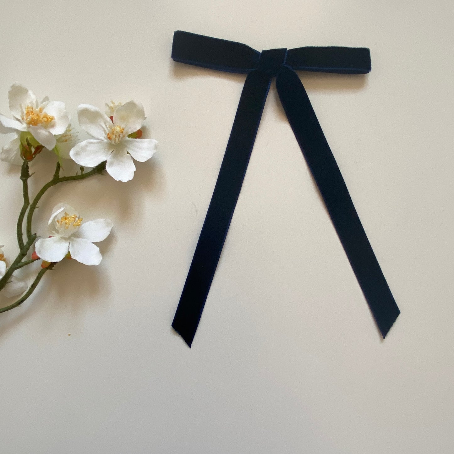 CAURA Skinny Velvet Long Tail Bow