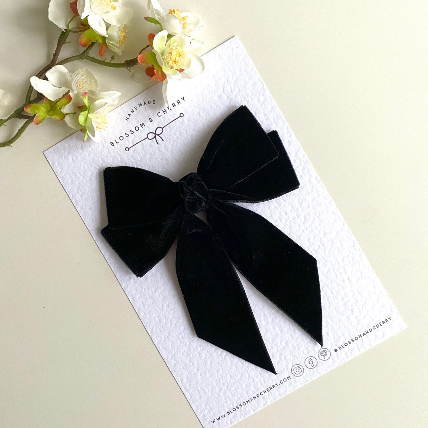 Ayida Velvet Bow - Black