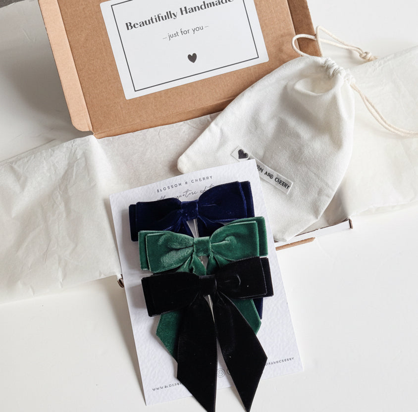 Chloi Velvet Short Tail Bow Signature Set