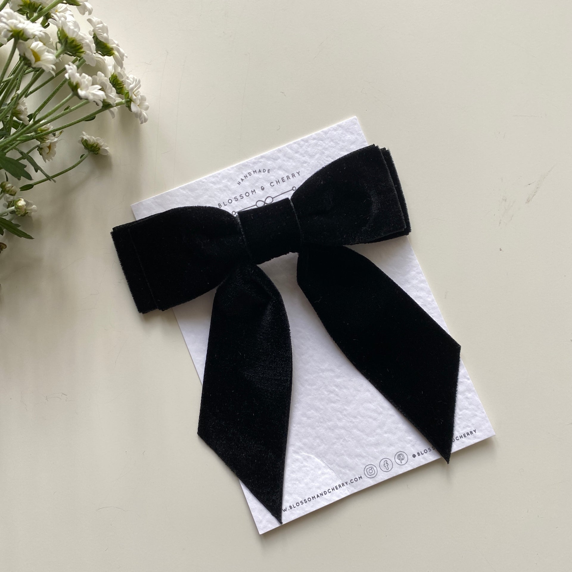 Chloi Velvet Short Tail Bow - Black